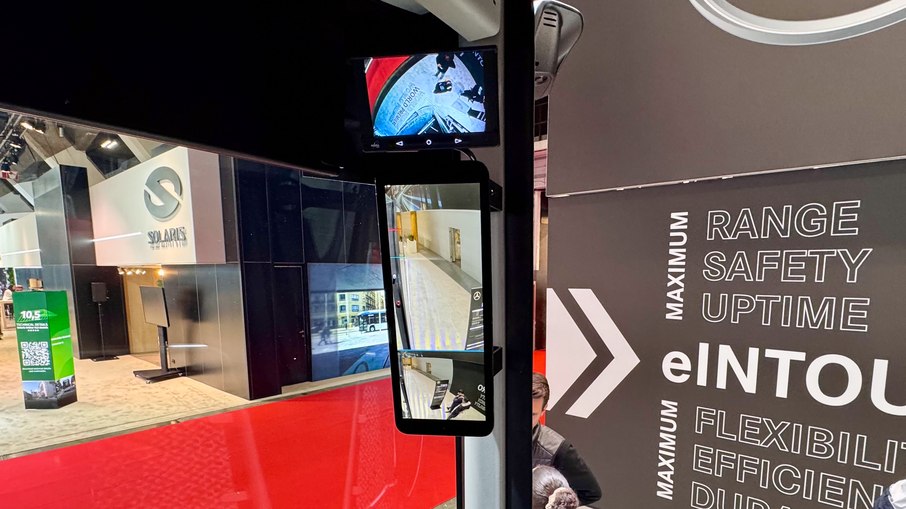 Retrovisores digitais - Mercedes eINTOURO