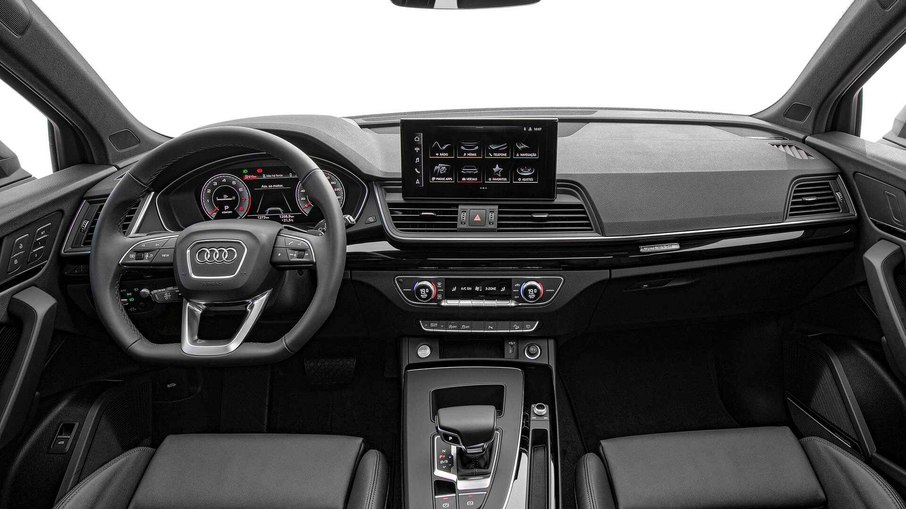 Audi Q5 também tem interior sofisticado, mas com aspecto um pouco mais esportivo do que no Volvo