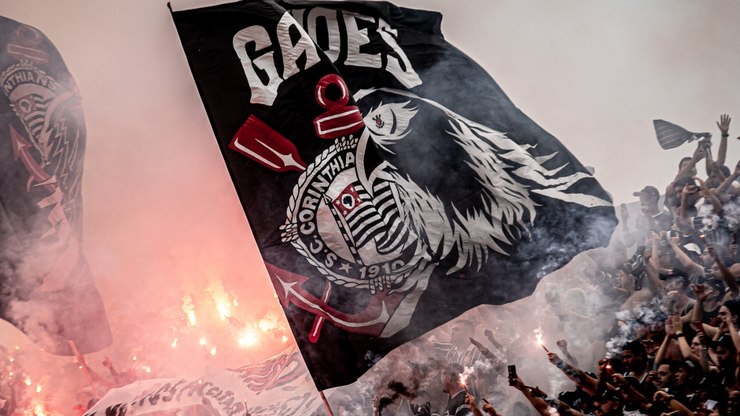 Gavi%C3%B5es%20da%20Fiel%20%C3%A9%20proibida%20de%20frequentar%20est%C3%A1dios%20