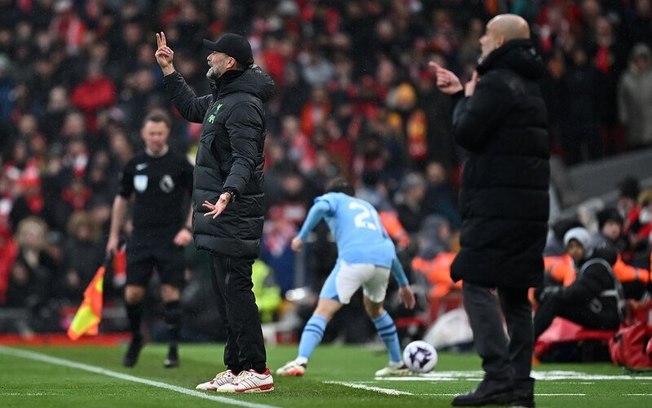 Klopp e Guardiola se enfrentaram pela última vez na Premier League