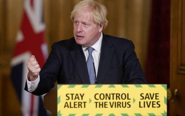 Boris Johnson anuncia novo lockdown na Inglaterra