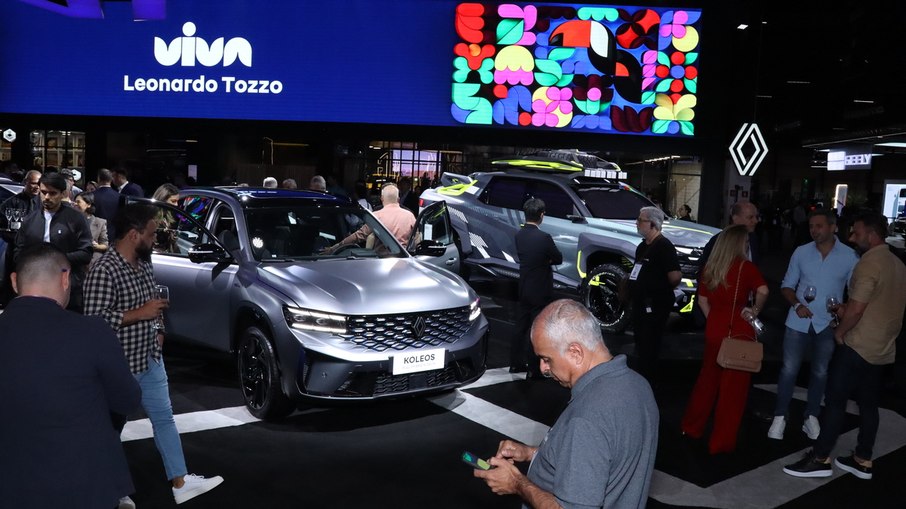 Estande da Renault no Salão do Automóvel 2025