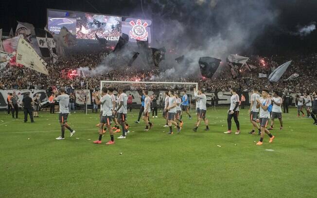 Jogadores do Corinthians agradece ao apoio dos torcedores