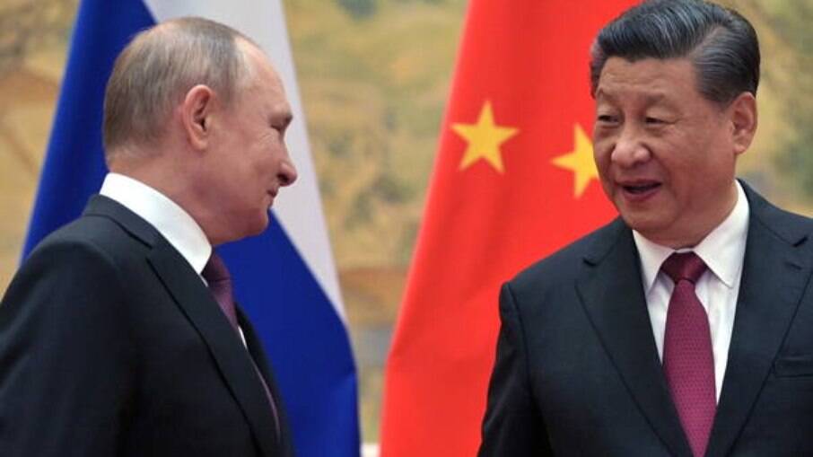 Vladimir Putin e Xi Jinping tiveram conversa por telefone sobre crise ucraniana