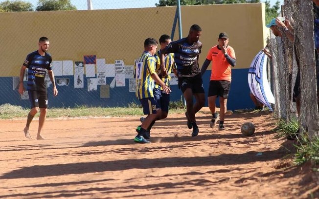 Zavaglia goleia e Galo das Arábias vence nos pênaltis