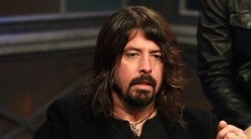 Dave Grohl anuncia o nascimento de filha fora do casamento