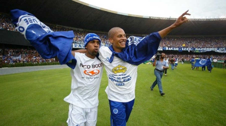 Cruzeiro celebrando o título brasileiro de 2003