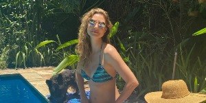 A atriz Lavínia Vlasak relembra ensaio do início da carreira