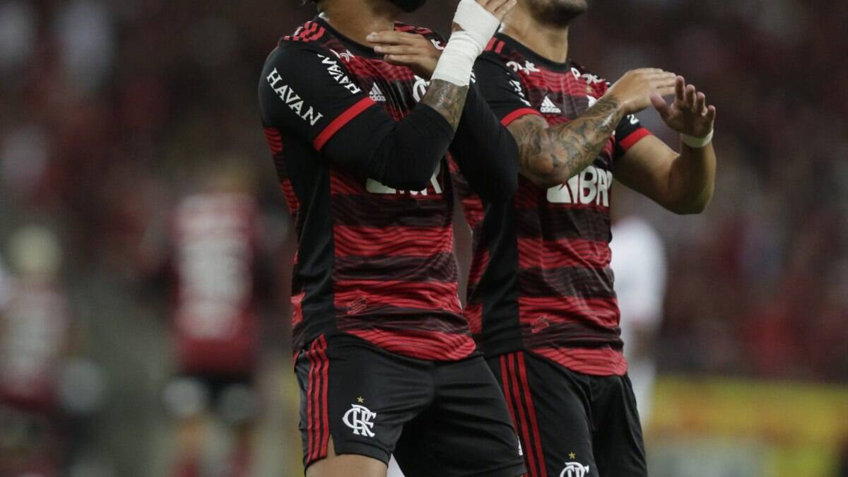 Gabigol comemora o gol pelo Flamengo diante do Bangu