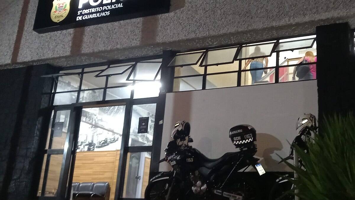 Suspeito foi preso em flagrante. Suspeito foi preso em flagrante.