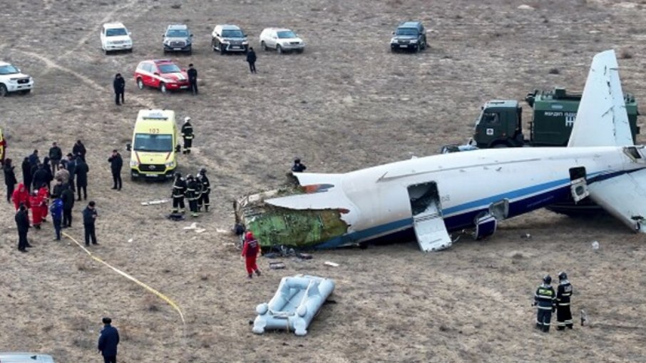 Queda de avião militar russo deixa dezenas de mortos na Crimeia