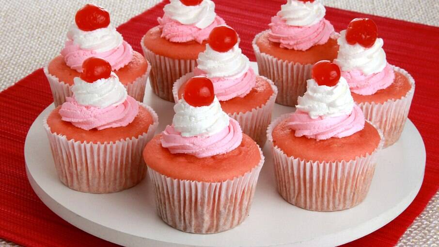 Deliciosos cupcakes cor-de-rosa