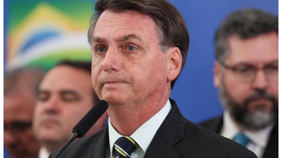 Bolsonaro nega adulteração em cartão de vacina e diz que é operação da PF é para 'criar fato'