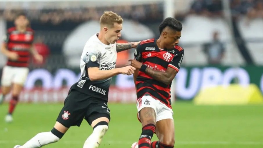 Flamengo vence Corinthians no Maracanã pela Copa do Brasil