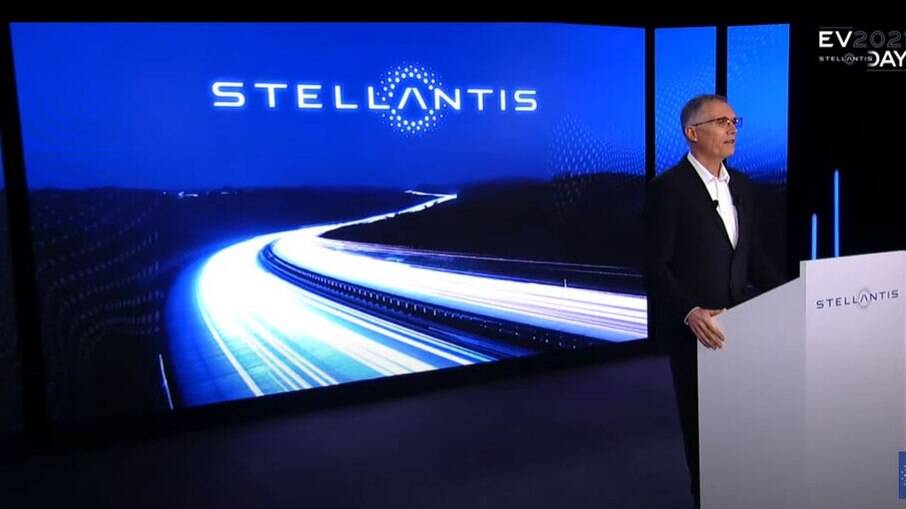 O diretor executivo da Stellantis, Carlos Tavares, em evento de apresentação de modelos elétricos