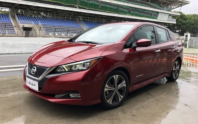 Nissan Leaf 2019 é apresentado à imprensa, em dia chuvoso, no Autódromo de Interlagos, na capital paulista