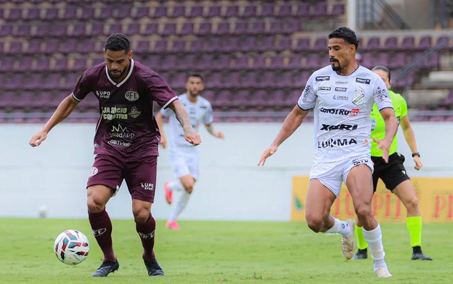 Jogadores da Locomotiva eufóricos com vitória e consequente acesso à Segunda Divisão Jogadores da Locomotiva eufóricos com vitória e consequente acesso à Segunda Divisão