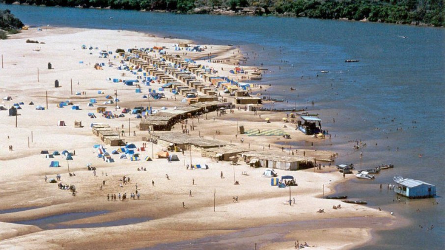  Praia da Gaivota, em Araguacema, é uma das maiores do Estado 