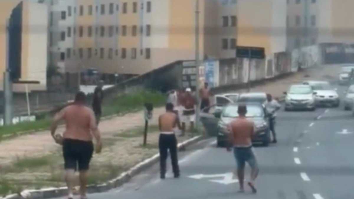 Torcedores de Flamengo e Atlético brigam antes de decisão da Copa do Brasil