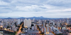 Papa Leão XIV em bar de BH: cidade tem tradição em cervejeiras