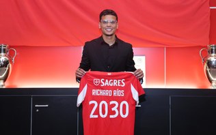Briga? Benfica ironiza atrito entre Otamendi e Ríos, ex-Palmeiras