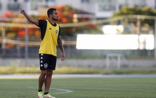 Rafael dá prazo positivo para retorno aos gramados pelo Botafogo