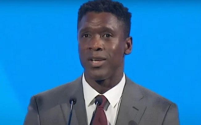Seedorf assume comando técnico do Corinthians