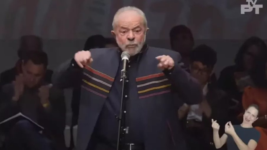 Lula em lançamento de livro sobre cartas enviadas durante seu período na prisão