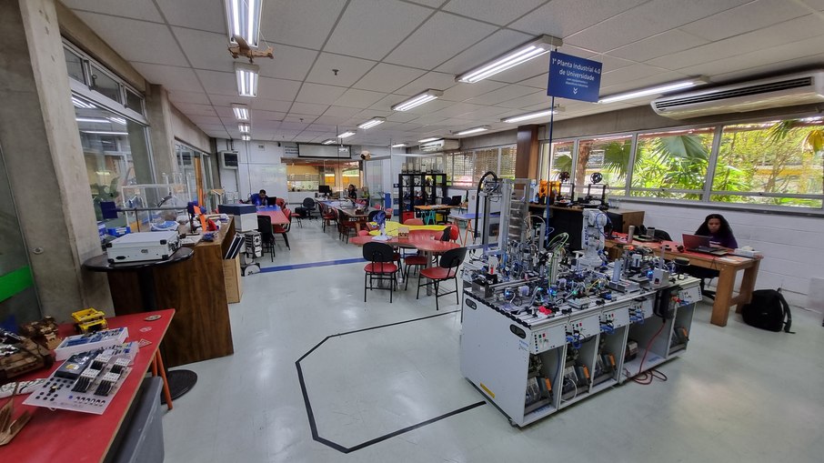 Os alunos das outras áreas do ENIAC já contam com um espaço específico para viver situações reais de trabalho, o FabLab. Os alunos das outras áreas do ENIAC já contam com um espaço específico para viver situações reais de trabalho, o FabLab.