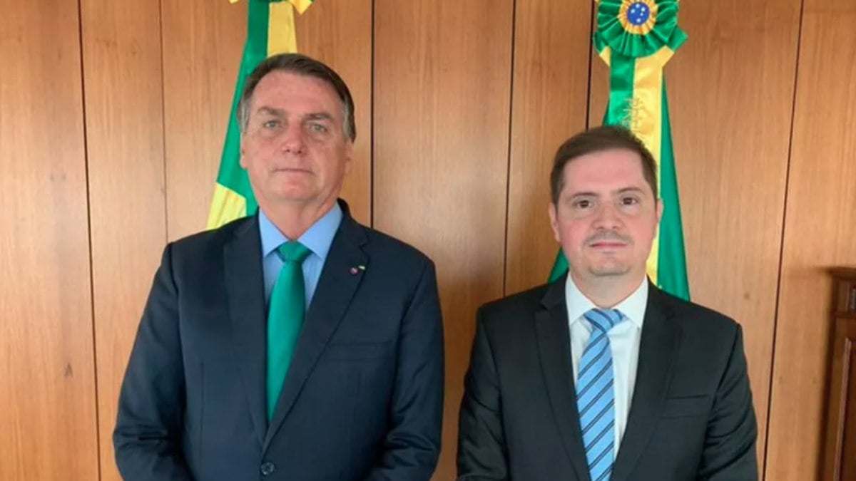 Bolsonaro edita decreto que facilita aprovação de medidas eleitorais