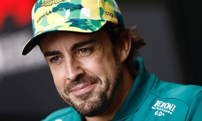 Alonso encerra mistério e assina acordo multianual com Aston Martin
