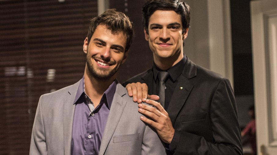 Lucas Malvacini e Mateus Solano formaram um casal na novela Amor à Vida