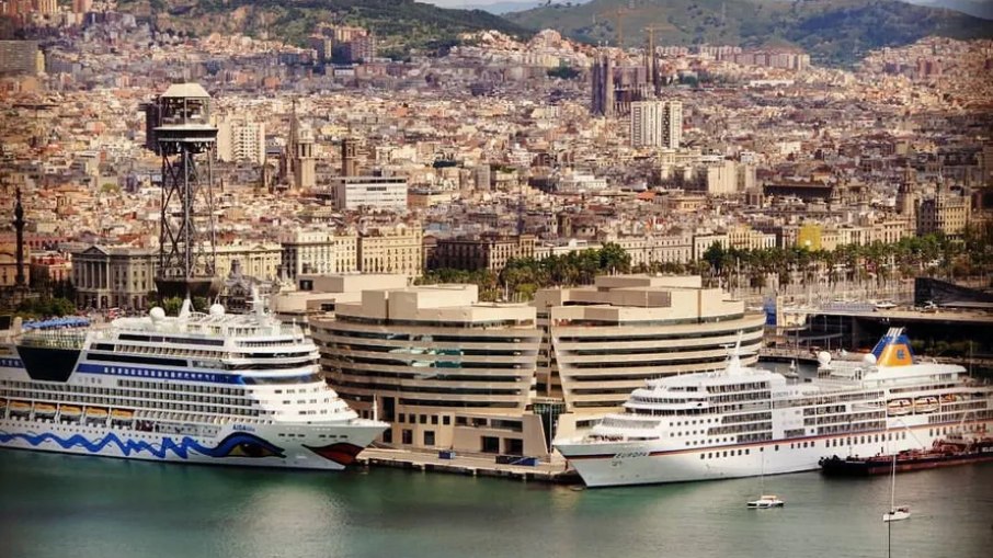 Terminal Nord do porto de Barcelona, próximo ao centro histórico da cidade