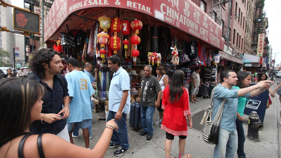 O bairro de Chinatown, em Nova York, teve sua economia abalada por ataques do 11 de Setembro de 2001 O bairro de Chinatown, em Nova York, teve sua economia abalada por ataques do 11 de Setembro de 2001