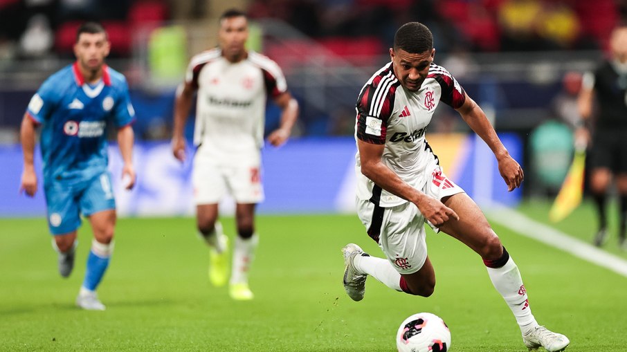 Flamengo bateu o Cruz Azul por 2 a 1