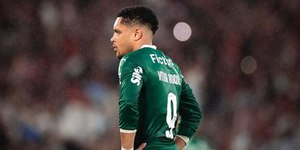 United prepara proposta de mais de R$ 300 milhões por Vitor Roque