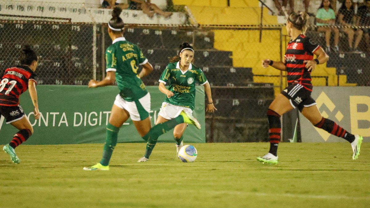 Flamengo e Palmeiras se enfrentam pela quinta rodada do Brasileirão Feminino Flamengo e Palmeiras se enfrentam pela quinta rodada do Brasileirão Feminino