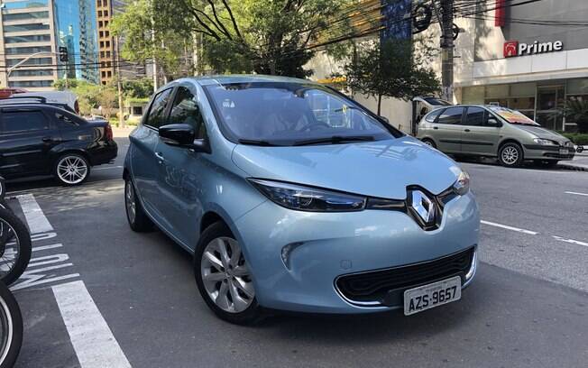O Renault Zoe parte de R$ 149.990 em sua versão única, Intense.  Seus rivais são Chevrolet Bolt e Nissan Leaf