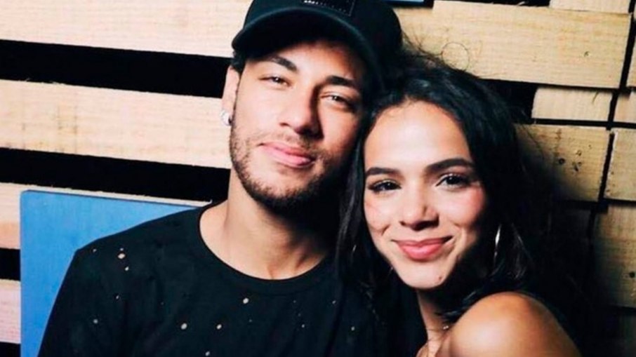 Neymar chama atenção ao curtir post de Bruna Marquezine Neymar chama atenção ao curtir post de Bruna Marquezine