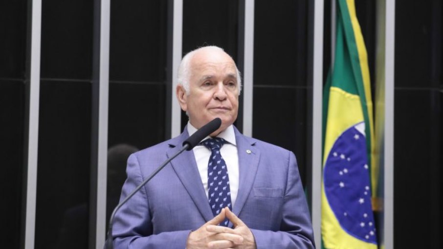 O presidente da presidente da Frente Parlamentar Evangélica, Gilberto Nascimento está no seu terceiro mandato de deputado federal 
