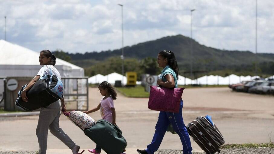 Operação Acolhida registrou fluxo intenso de venezuelanos entrando no Brasil desde a reabertura da fronteira