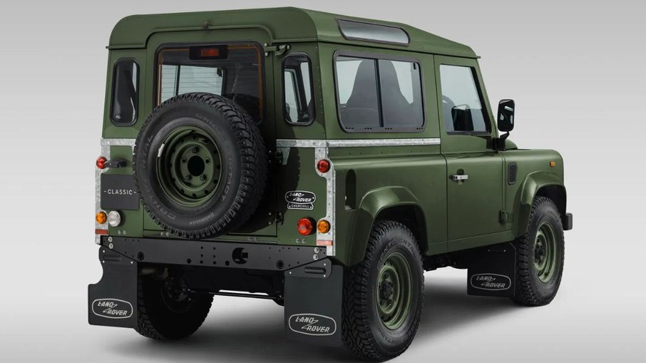 Defender V8 Churchill Edition Defender V8 Churchill Edition