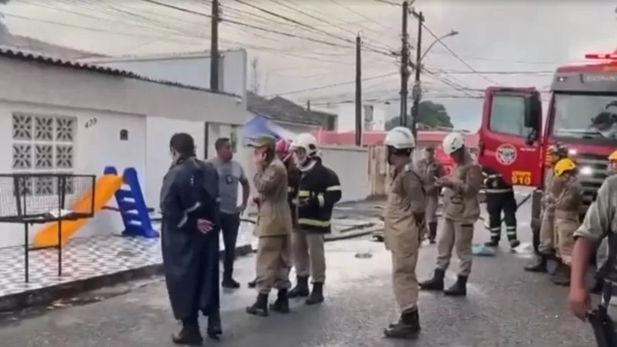 Bombeiros atuaram no incêndio que deixou mortos e feridos em abrigo