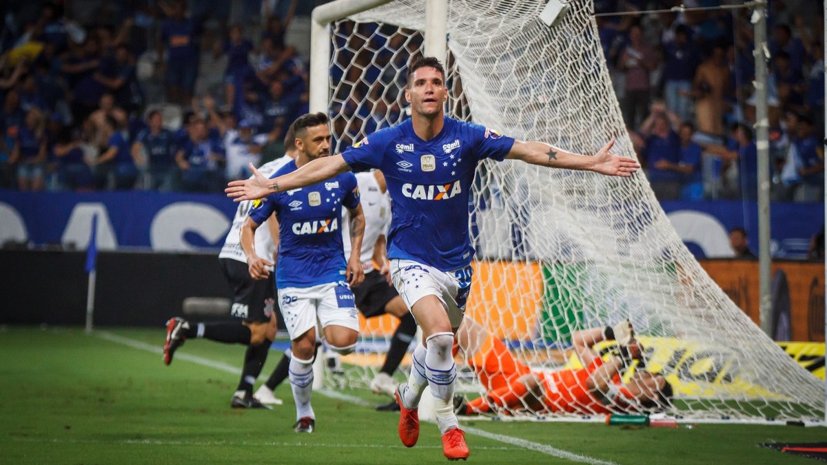 Thiago Neves marcou o gol da vitória da Raposa na ida da final da Copa do Brasil de 2018 Thiago Neves marcou o gol da vitória da Raposa na ida da final da Copa do Brasil de 2018