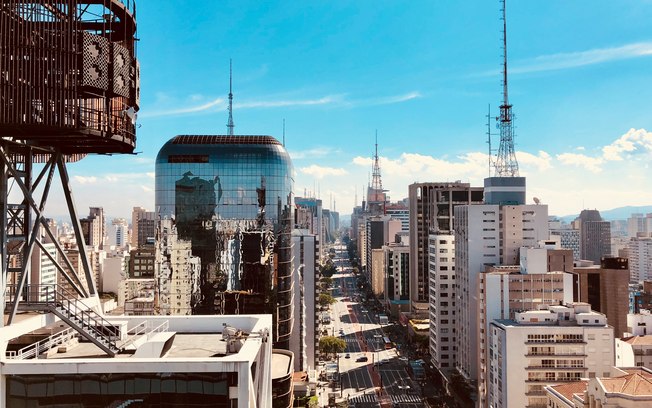Vacância de escritórios em SP deve diminuir em 2026
