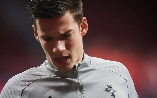 Santi Mina durante o período em que defendeu as cores do Celta de Vigo