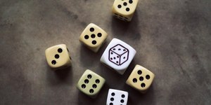 Conheça a história dos dados: do divino ao lazer