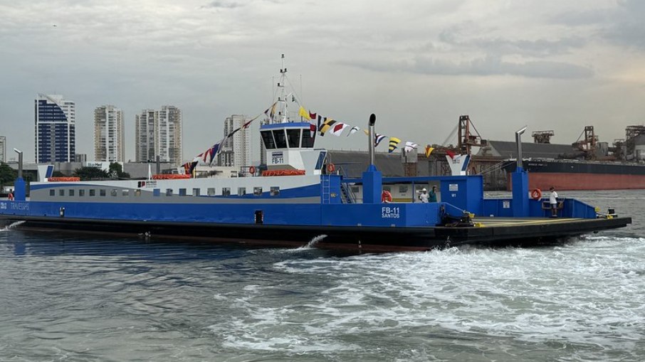 Atualmente a ligação de carros entre as cidades é feita por balsa ou rodovia Atualmente a ligação de carros entre as cidades é feita por balsa ou rodovia