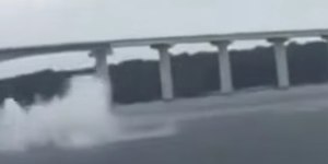 Helicóptero com cinco pessoas a bordo cai no mar na Malásia