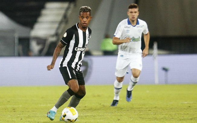 Tchê Tchê comenta apoio da torcida em derrota do Botafogo: ‘Hoje reconheceram nossa entrega’